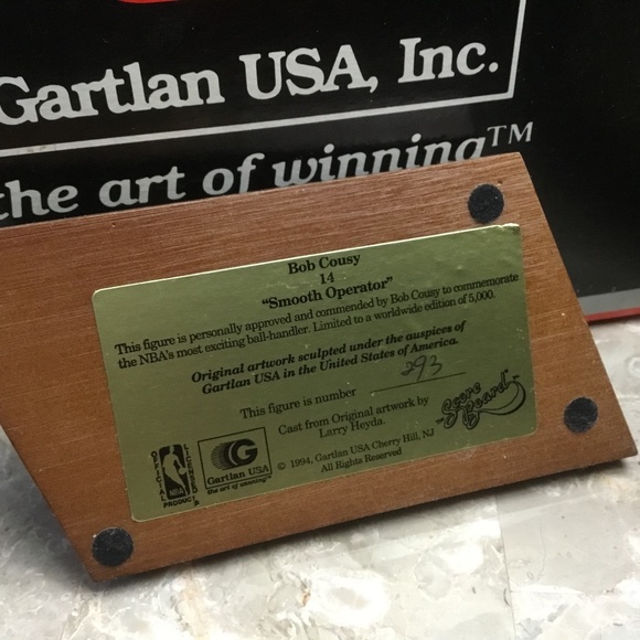 Bob Cousy 14 “Smooth Operator “ #293 of 5,000 made worldwide. BOSTON CELTICS FAN - Picture 11 of 16